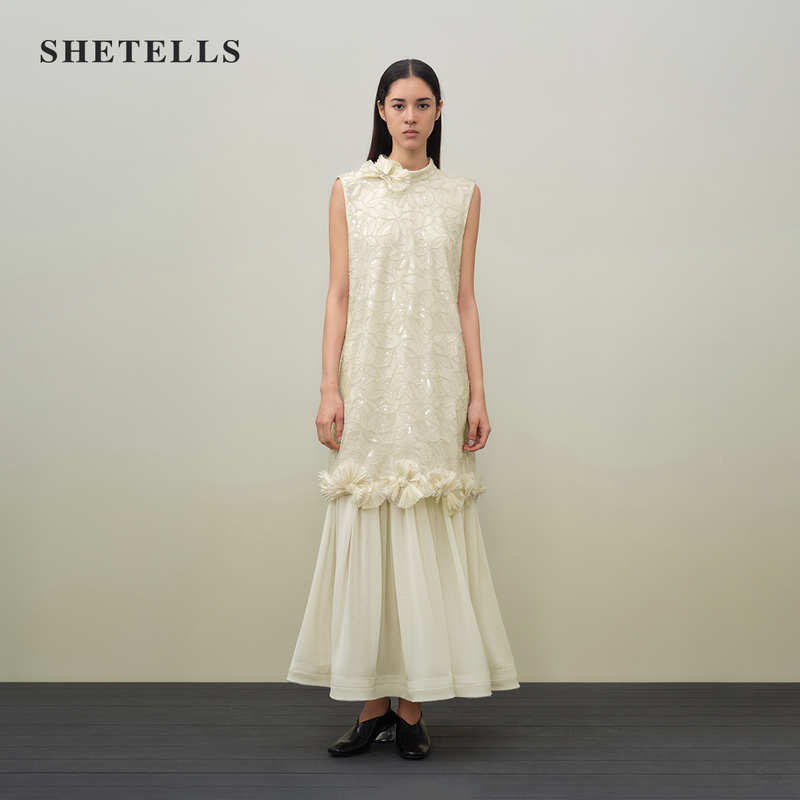 Shetells2026 Autumn New Product Cloud Pleated Starburst Three-Dimensional Flower Patchwork Dress Women's Gentle Style Long Dress