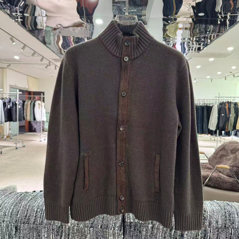 Italian Old Money Style 2026 Autumn and Winter New Relaxed Wool Single-Breasted Stand Collar Cardigan Sweater Men's Knitted Jacket Italian Old Money Style 2026 Autumn and Winter New Relaxed Wool Single-Breasted Stand Collar Cardigan Sweater Men's Knitted Jacket