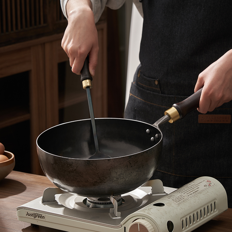 Mirror-Polished Small Iron Pot for One Person, Stir-Fry Pan, Pure Iron Pan Without Coating, Hand-Forged Small Frying Pan Mirror-Polished Small Iron Pot for One Person, Stir-Fry Pan, Pure Iron Pan Without Coating, Hand-Forged Small Frying Pan