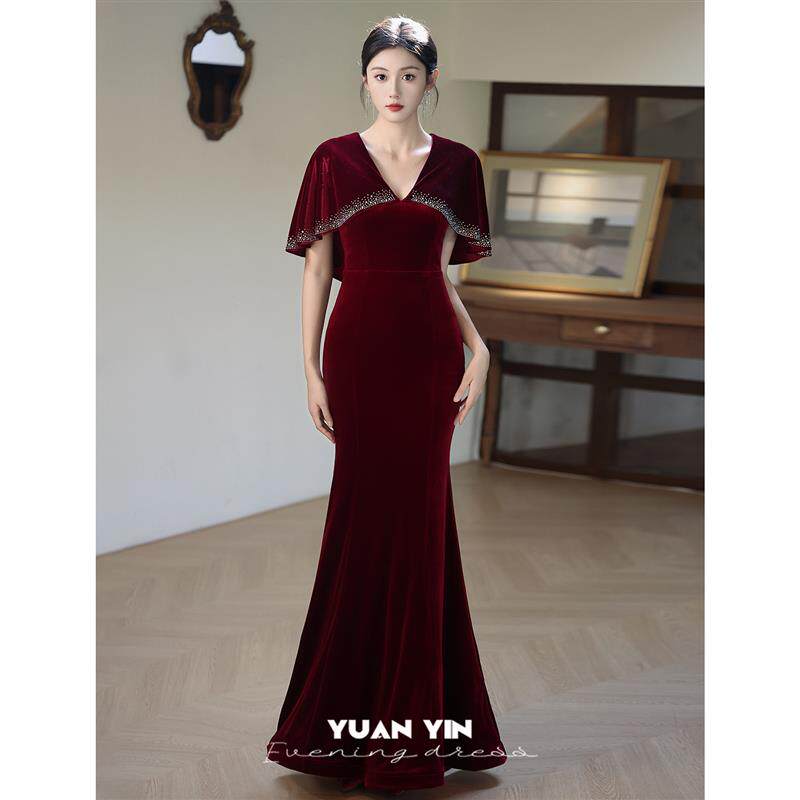晚礼服女2025新款高级感年会气质绝美酒红色丝绒订婚裙鱼尾主持人