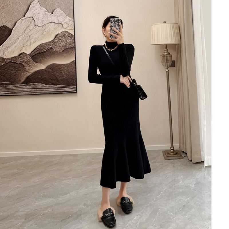 French-Style Black Fishtail Knit Dress for Women, Autumn and Winter Inner Wear, Hepburn-Style Little Black Dress, High-End Slimming Sweater Dress