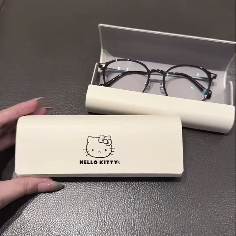 Simple and Cute Hello Kitty Magnetic Glasses Case for Students, High-Looking, Portable, Pressure-Resistant Sunglasses Case for Storing Myopia Glasses