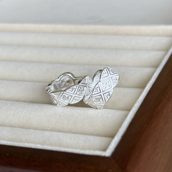 S925纯银韩版时尚菱形格纹耳环小众复古潮流耳扣饰送女友七夕礼物