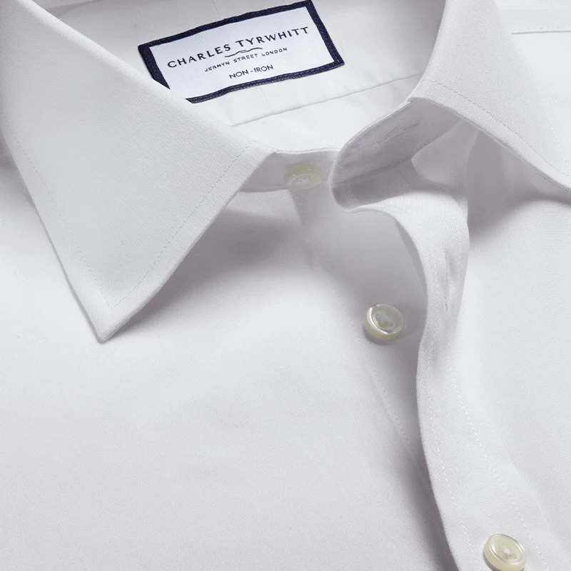 Плетенная хлопковая дышащая белая рубашка с коротким рукавом от CHARLES TYRWHITT