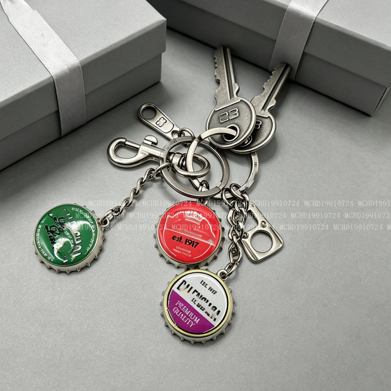 Vintage Multi-Element Keychain Lock Boarding Pass Bottle Cap Stackable Bag Charm Rodeo Handbag Personalized Pendant Pants Chain