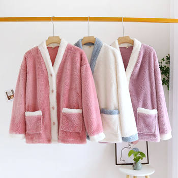 Japanese-Style Winter Tops for Women, Coral Fleece, Thickened, Warm, Casual, Fashionable, Color-Blocked, 100kg Loungewear Tops for Women
