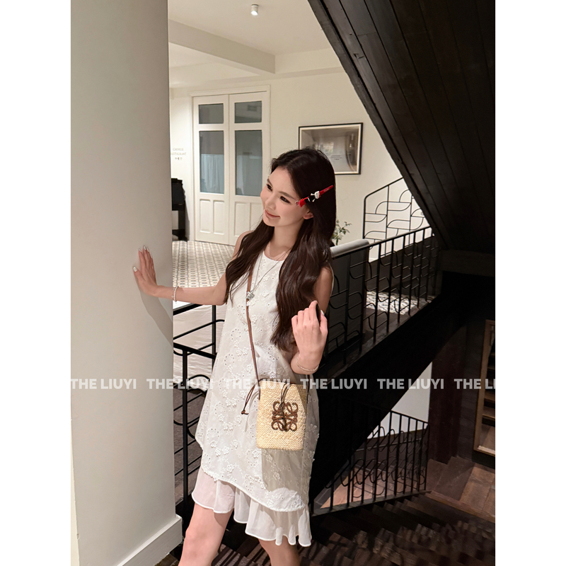 【Liuyi】White Tea Dress Short Skirt~Summer Three-Dimensional Jacquard Heavy-Duty Sleeveless Patchwork Dress 64091