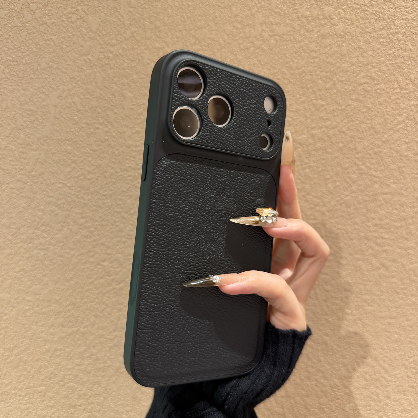 Coque Apple 17 Max motif cuir litchi orange automne-hiver, nouveau modèle ultra-fin, transforme instantanément l'iPhone 16_voghion.com