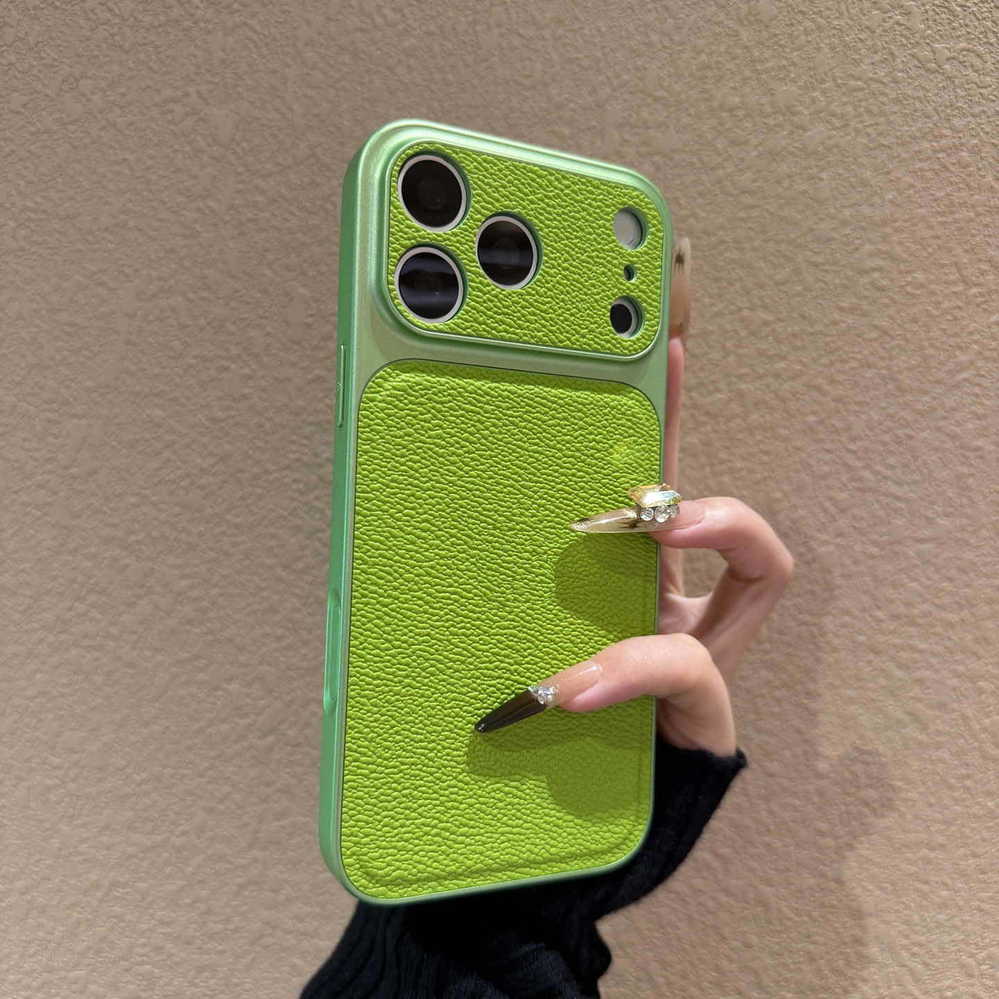 Coque Apple 17 Max motif cuir litchi orange automne-hiver, nouveau modèle ultra-fin, transforme instantanément l'iPhone 16_voghion.com