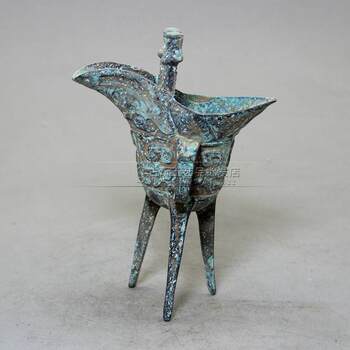 Collection of antiques and miscellaneous handicrafts, vintage aged copperware, bronze three-legged wine glasses, copperware, home furnishings