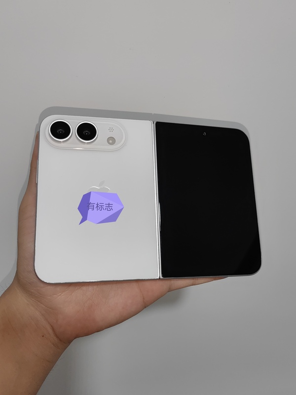 Suitable for 18Ultra/18Fold Foldable Model Phone Display Machine, Simulation Machine Props, No Screen Lighting