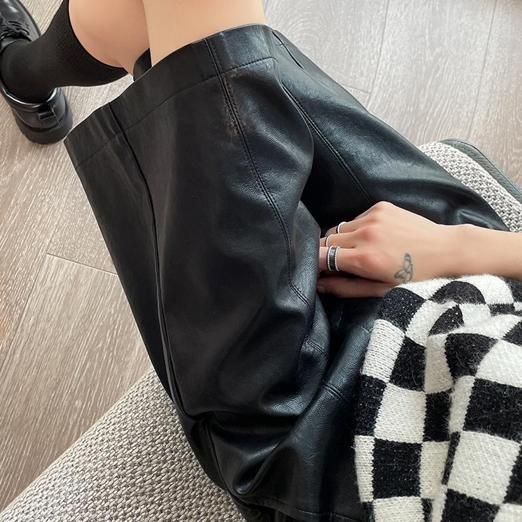 Pu Leather Shorts for Women, Straight-Leg, Spring and Autumn 2026 New Style, High-Waisted, Loose Casual Pants, Black, Outerwear, Knee-Length Leather Pants