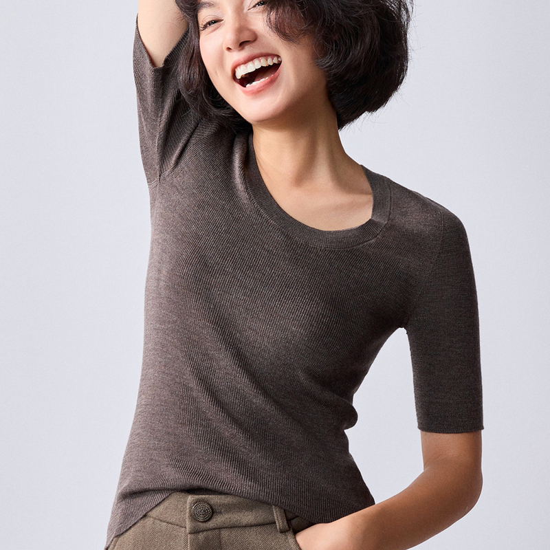Seamless Fine-Spun Wool Sweater for Women, U-Neck Short-Sleeve Thin Knit Top, Minimalist Style Half-Sleeve Thin Sweater Seamless Fine-Spun Wool Sweater for Women, U-Neck Short-Sleeve Thin Knit Top, Minimalist Style Half-Sleeve Thin Sweater