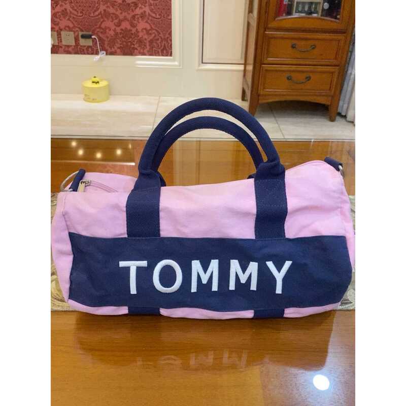 Negotiable Price for Tommy Pink Denim Bag, Purchased from an Authentic Us Outlet, Can Be Carried by Hand or Worn Crossbody Long 3 Negotiable Price for Tommy Pink Denim Bag, Purchased from an Authentic Us Outlet, Can Be Carried by Hand or Worn Crossbody Long 3