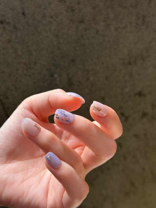 Foromance.【Purple Mist Daisy】Milk Fufu Purple + Fresh and Elegant Daisy Short Square Round Press-On Nails Foromance.【Purple Mist Daisy】Milk Fufu Purple + Fresh and Elegant Daisy Short Square Round Press-On Nails