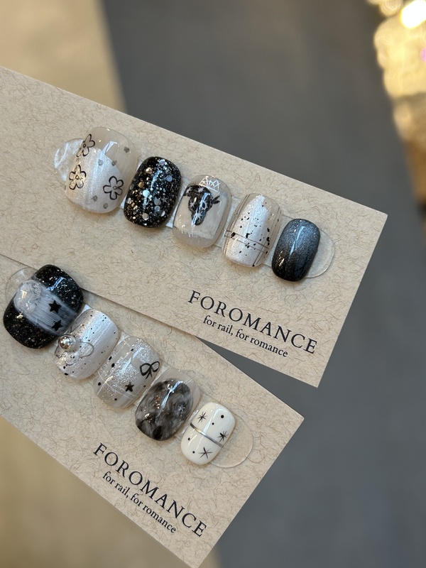 Foromance.【Instant Flowering】Hand-Drawn Elements of Stars, Flowers, and Little Horses, Short Square Round Nails