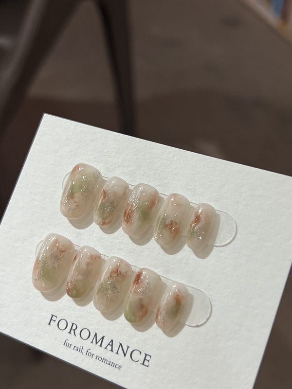 Foromance.【Apricot Mist Agate】Thin and Translucent with a Natural Skin-Like Feel + Hazy Green Tones, Short Oval Shape, Enhances Hand Shape
