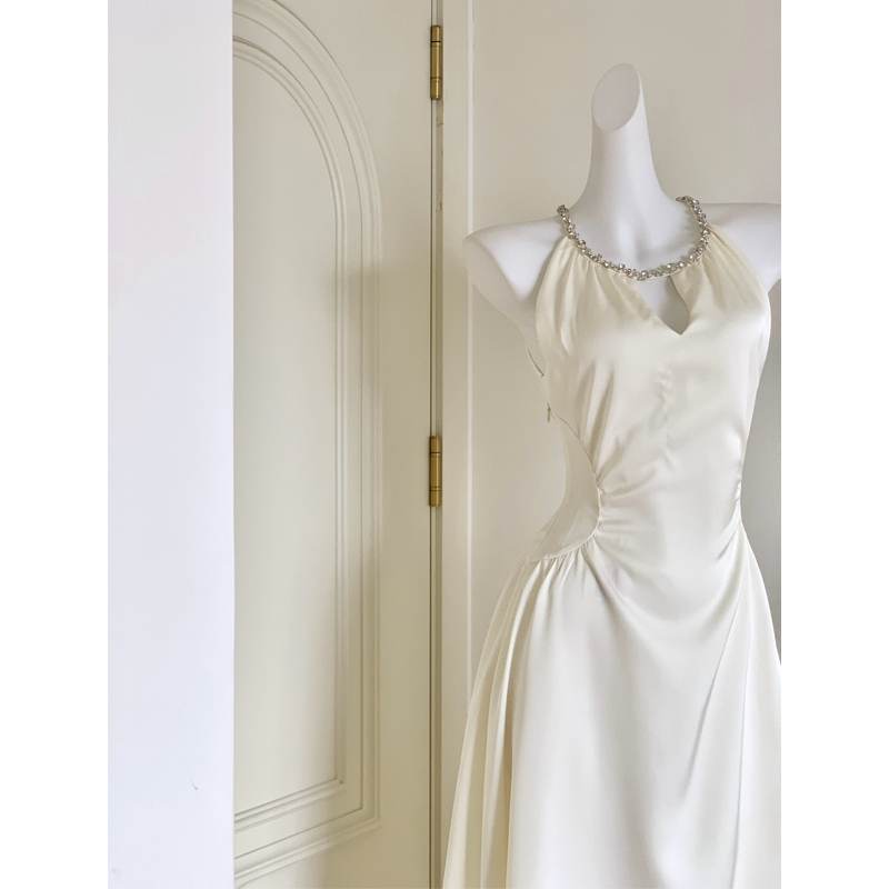 【Cold Moon】French-Style Vintage Dress with a High-End Feel, Thoughtful Design, Halter Neck, Sleeveless, Waist-Cinching, Cool and Elegant Long Gown