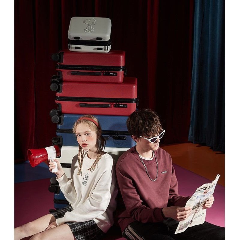 光影中的潮流密码:解读广州日系平铺摄影