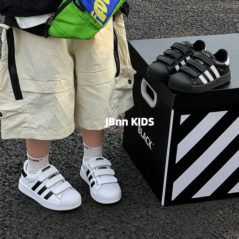 子供用スニーカー 2025 春秋新作 シェルトゥ 女の子用 ホワイトシューズ ソフト底 滑り止め アンチキック 男の子用 カジュアルシューズ