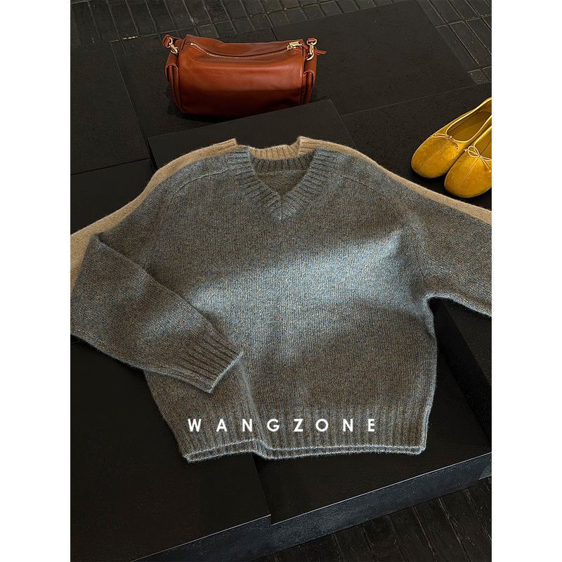 Wang Zone|Kangbaolai White Factory Silk Cashmere Floral Yarn Cloud-Like Soft V-Neck Knitted Sweater Wang Zone|Kangbaolai White Factory Silk Cashmere Floral Yarn Cloud-Like Soft V-Neck Knitted Sweater