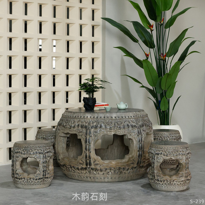 古韵新生：一桌四凳石桌石凳仿古套装的魅力