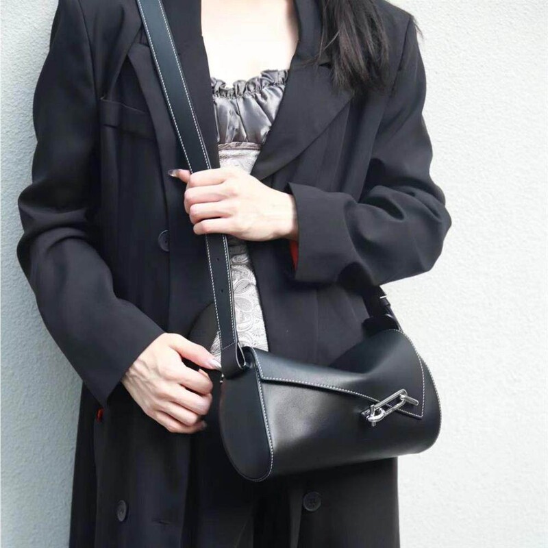 High-End Lockbox Bag with Clasp, Genuine Leather Underarm Bag, Large Capacity, Fashionable Niche Designer Shoulder and Crossbody Bag