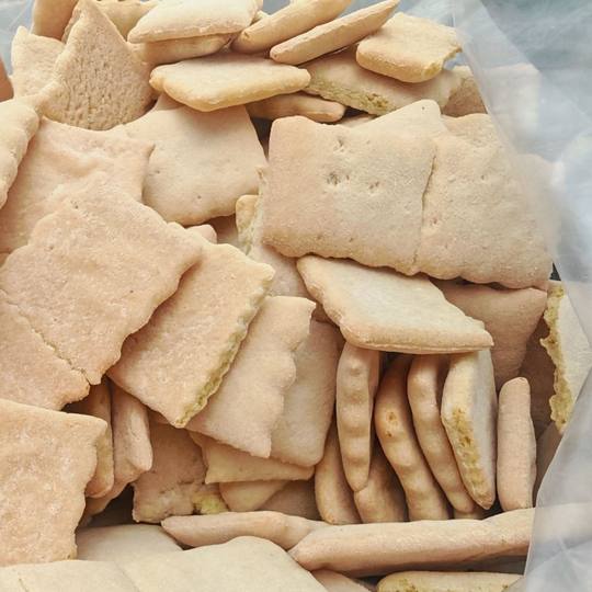 Jiangxi Ganzhou Yudu Zishan Especialidades Gannan Galletas cuadradas especiales Galletas de harina de arroz Galletas hechas a mano Recuerdos de la infancia