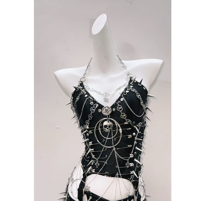 Dark Vest, Heavy-Duty Vest, Large and Small Circle Skull Vest, Punk Vest, Skull Necklace Vest, Trendy Vest