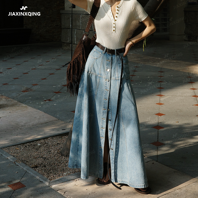 Hong Kong-Style Artistic Blue High-Waisted Slim-Fit Denim Skirt with Single-Row Vertical Button Design