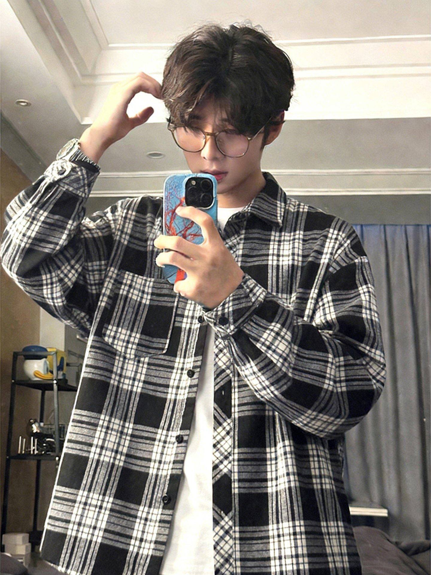 Black and White Retro Brushed Plaid Shirt for Men, Autumn and Winter Casual Loose Long-Sleeved Shirt with Fleece, Japanese Style Youthful Jacket