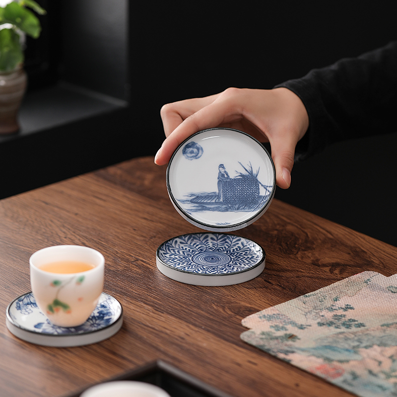 匠心巧作:银纹青花连理枝茶杯的美学密码
