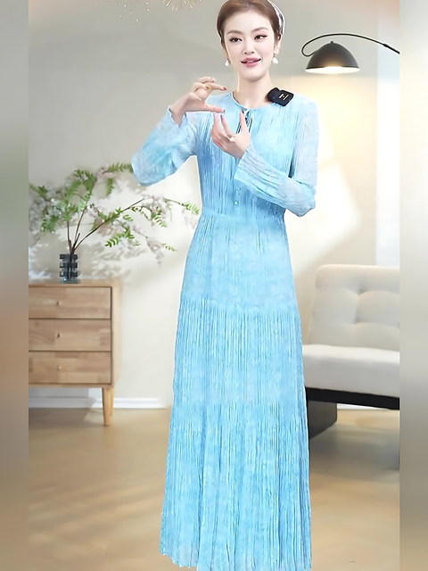 Mijie 2026 Light Blue Oxygen Girl Style Long-Sleeve Dress for Women, Waist-Cinching, Slimming, Elegant Long Dress, Fashionable and Versatile