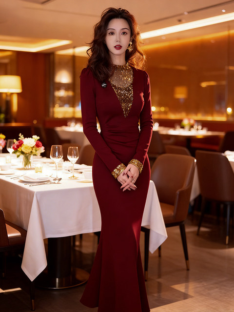 Mijie 2025 Winter New Red Dress for Women, Waist-Cinching Mermaid Style, High-End Luxury Gown, Toast Dress