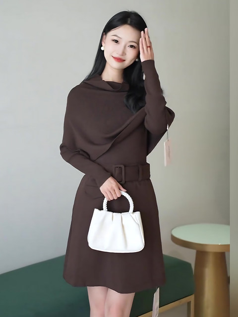 Mijie 2025 Autumn New Fashionable Coffee-Colored Fake Two-Piece Pleated Dress for Women, Elegant and Slimming Mid-Length Dress