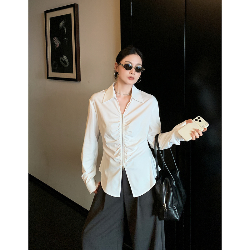 Prase【Minimalist Necessity】White Long-Sleeve Shirt for Women 2026 Autumn Slimming Waist V-Neck Zipper Top Prase【Minimalist Necessity】White Long-Sleeve Shirt for Women 2026 Autumn Slimming Waist V-Neck Zipper Top