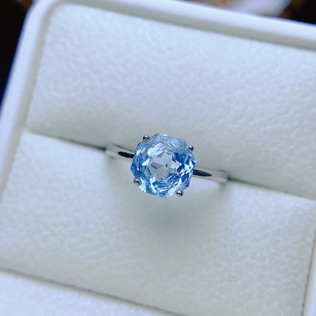 Natural topaz ring super crystallized