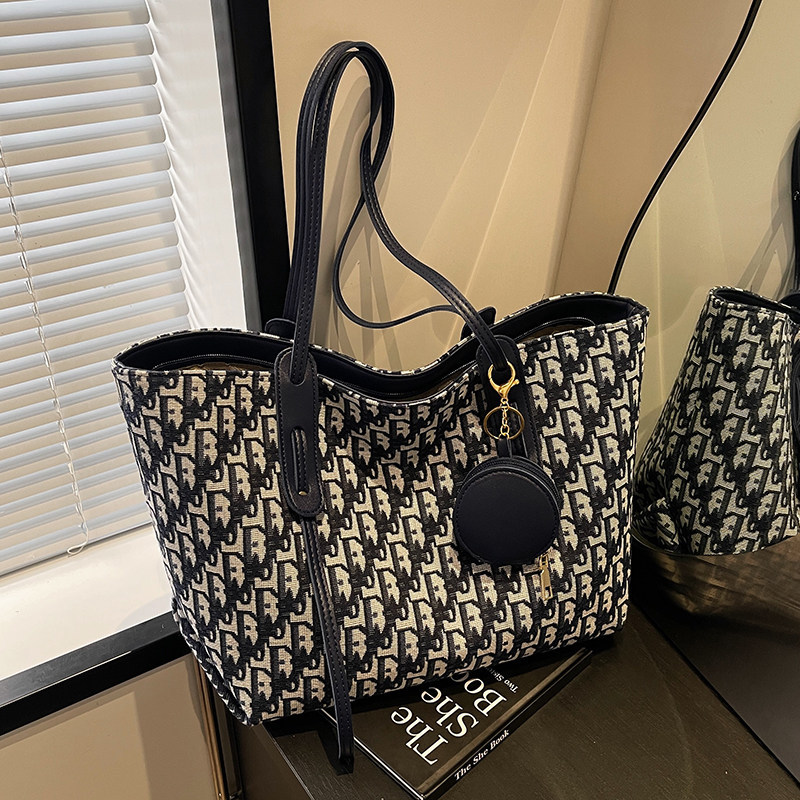 Lv Q Luxury Canvas Bag for Women, Large Capacity, Original Brand, Single Shoulder Commuter Tote Bag, Purchased in Hong Kong