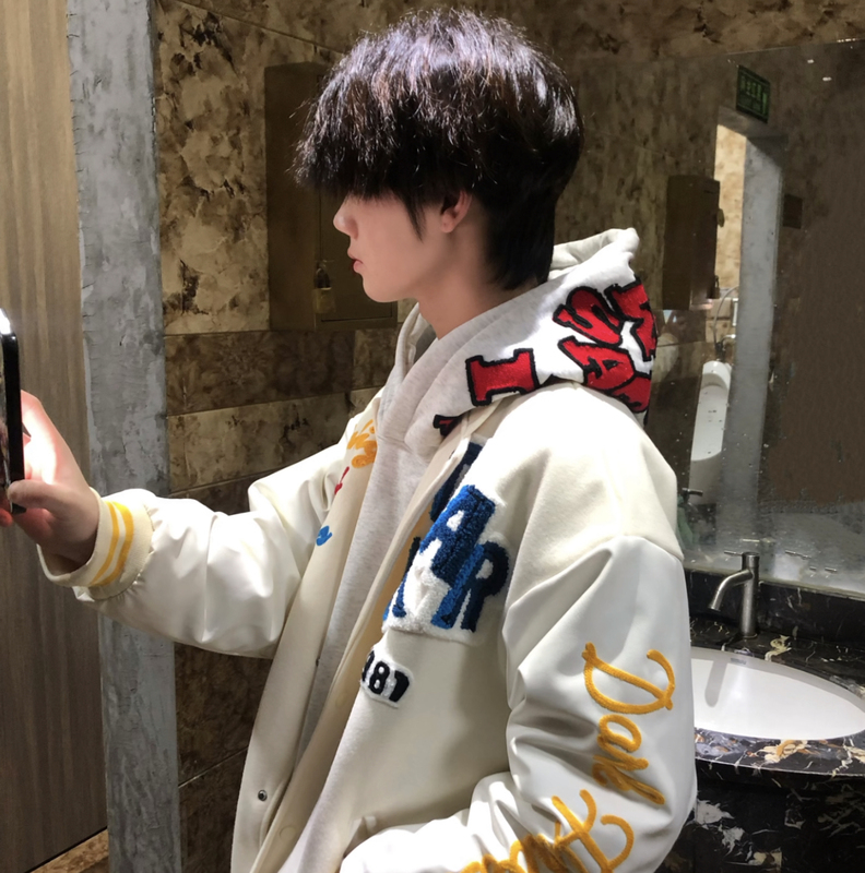 Hip-Hop Original National Trend Velvet Embroidered Letter Baseball Jacket for Men, Padded and Thickened High Street Couple's Jacket for Winter Hip-Hop Original National Trend Velvet Embroidered Letter Baseball Jacket for Men, Padded and Thickened High Street Couple's Jacket for Winter