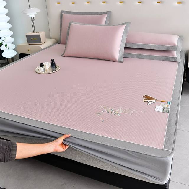 High-end ice silk antibacterial mat summer three-piece set machine sheet air conditioner washing mat bed cover style home naked sleep