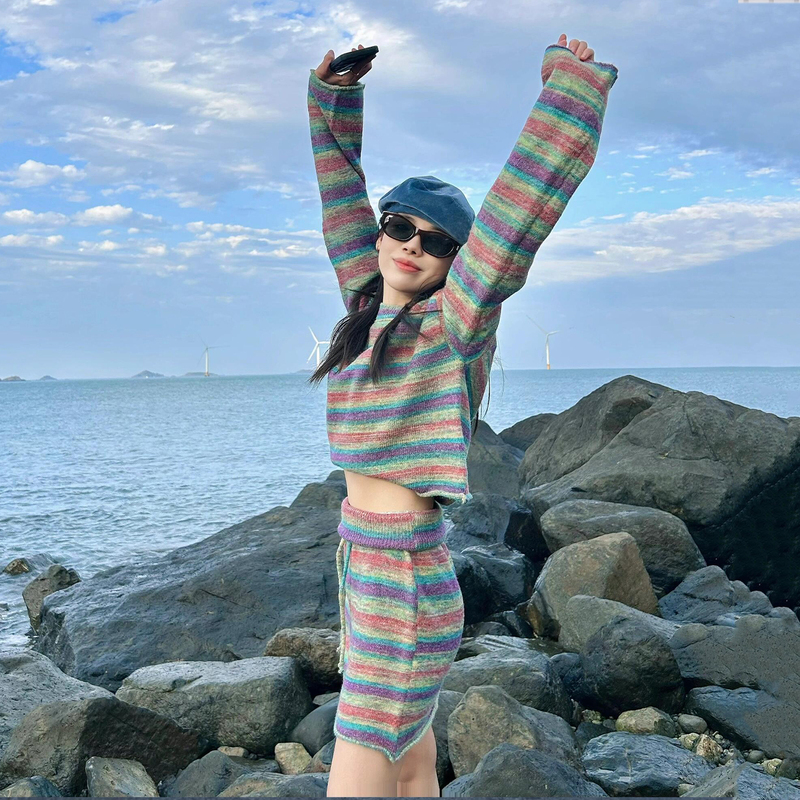 Early Spring Unique and Super Stylish Outfit for Women, Sweet and Spicy Style Rainbow Striped Knit Sweater Paired with a Bodycon Knit Skirt