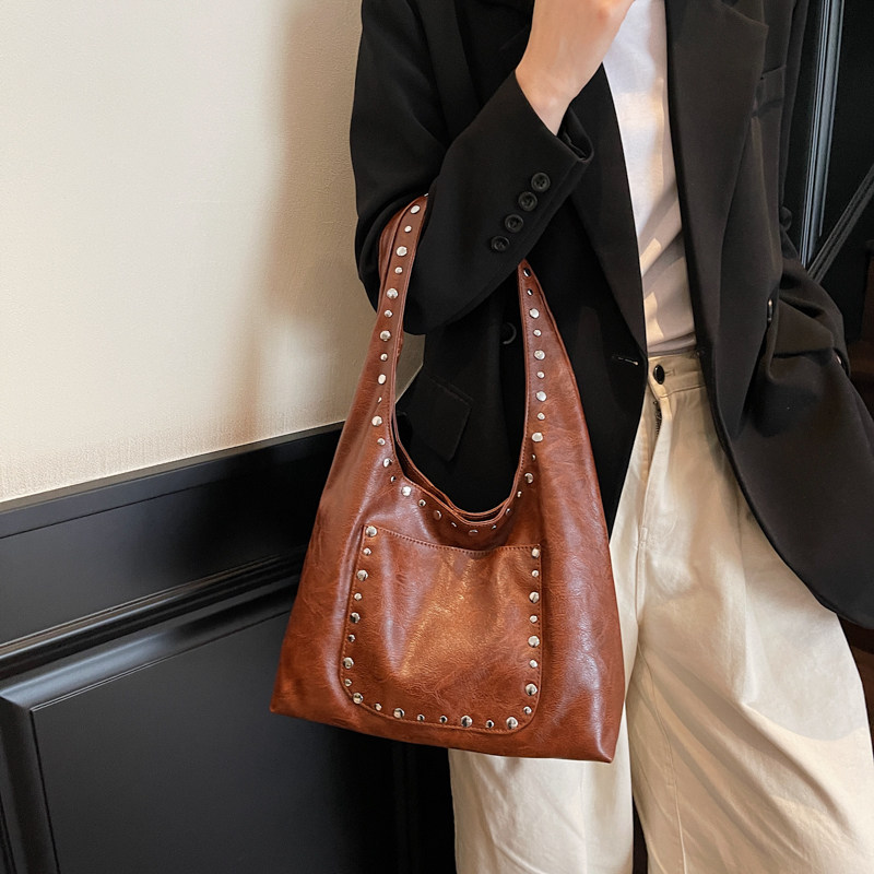 Large-Capacity Retro Underarm Bag for Women 2025 New Autumn and Winter Shoulder Bag Maillard Brown Commuter Tote Bag