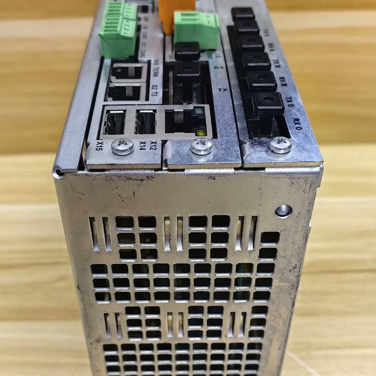 HC-SR04超声波测距传感器如何助力2025『智能设备』新趋势?