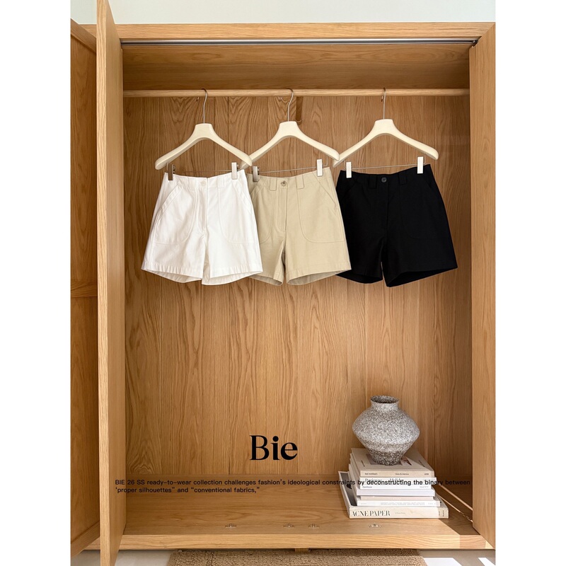 Bie Casual Versatile A-Line Wide-Leg White Shorts for Women, Outerwear, 2026 New Style, Loose, Slimming, High-Waisted Hot Pants