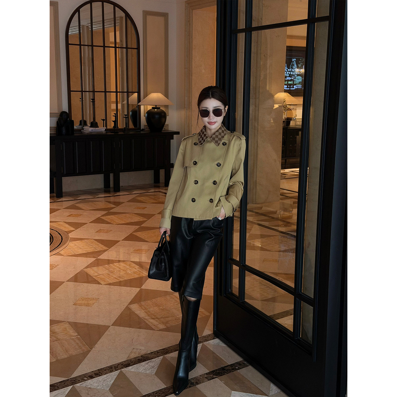 Liu Xiongxiong Mcmax【Castle Heroine】Elegant Double-Breasted Short Lightweight Checkerboard Pattern Trench Coat for Women