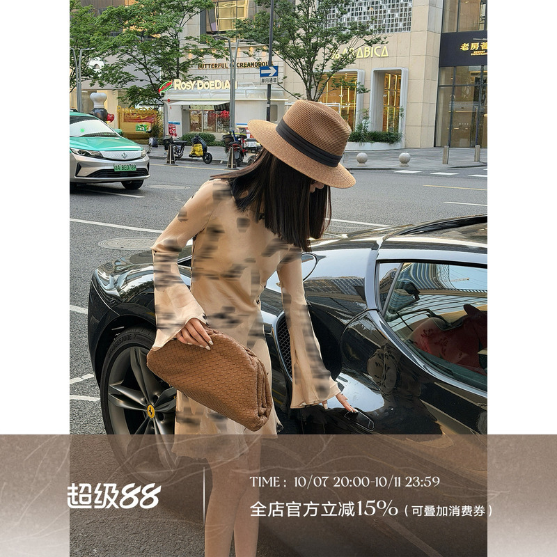 Liu Xiongxiong Mcmax【Flower Shadow】Exquisite Bell-Sleeve Printed Long-Sleeve Dress, Beautiful Waist-Cinching Mini Dress Liu Xiongxiong Mcmax【Flower Shadow】Exquisite Bell-Sleeve Printed Long-Sleeve Dress, Beautiful Waist-Cinching Mini Dress