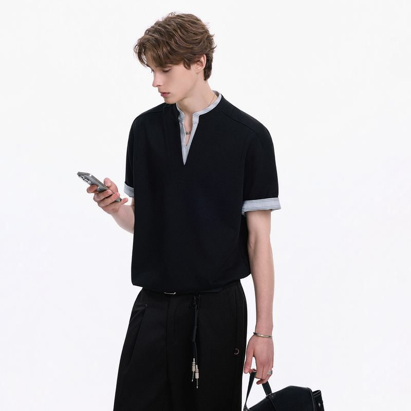 Chor Old Money Style Fake Two-Piece V-Neck Short-Sleeve T-Shirt for Men, New Summer Design, Loose Casual Regular Shoulder Top Chor Old Money Style Fake Two-Piece V-Neck Short-Sleeve T-Shirt for Men, New Summer Design, Loose Casual Regular Shoulder Top