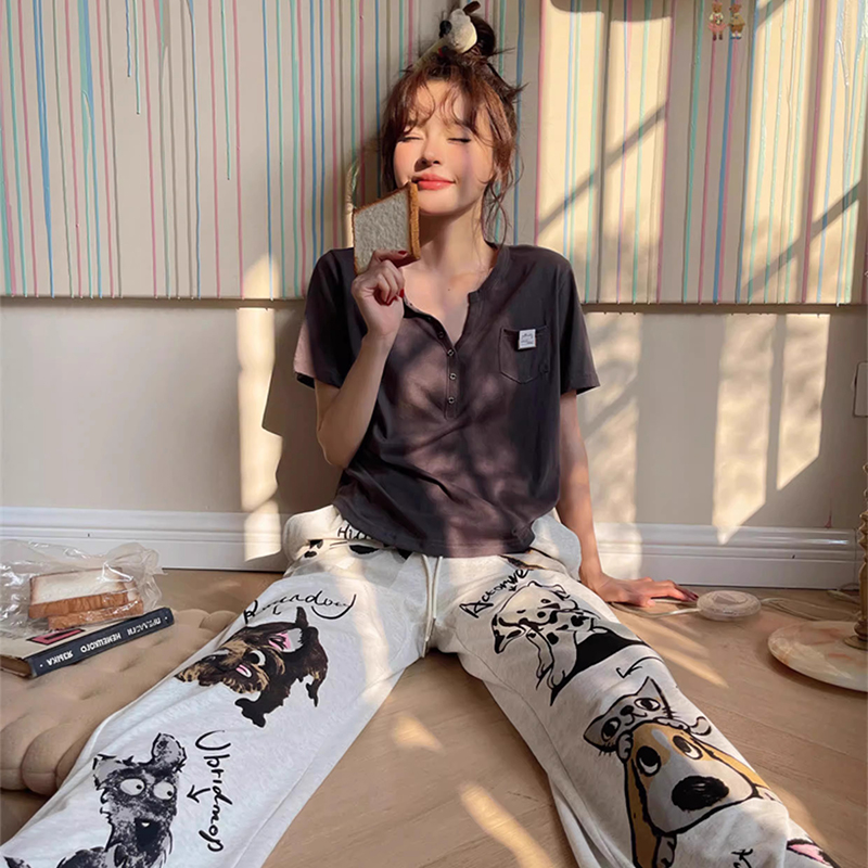 轻柔舒适：揭秘夏日家居服的新宠