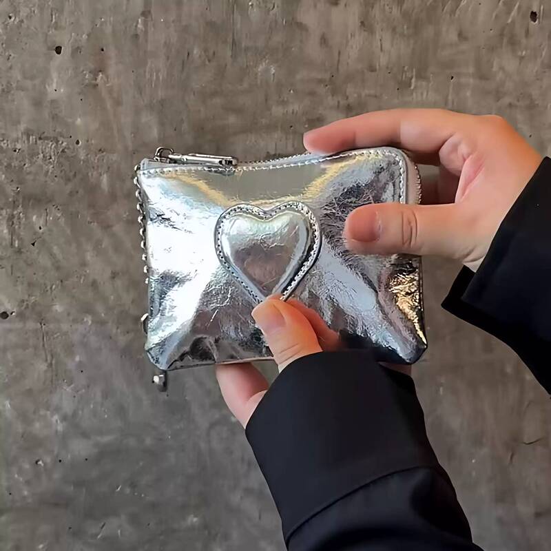 Silver Oil-Waxed Cowhide Sweet and Cool Heart-Shaped Coin Purse, Ins-Style Multi-Card Slot Coin Purse, Stylish Photo Prop Clutch Bag Silver Oil-Waxed Cowhide Sweet and Cool Heart-Shaped Coin Purse, Ins-Style Multi-Card Slot Coin Purse, Stylish Photo Prop Clutch Bag