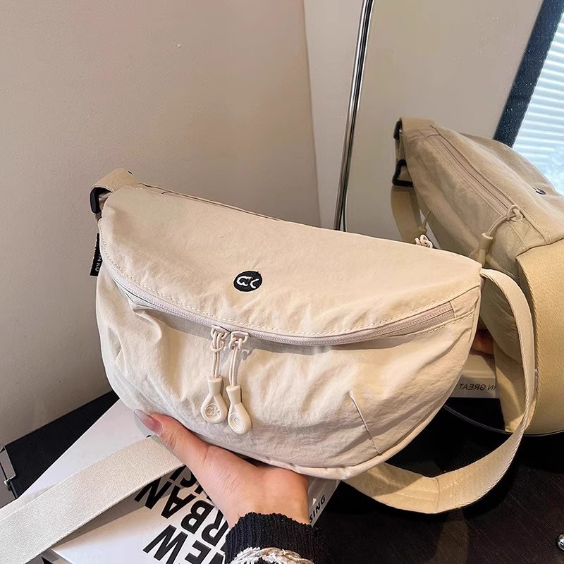 Crossbody Bag Chest Bag for Women, Japanese Style, Ultra-Light Waterproof Oxford Cloth, Versatile, Single-Shoulder Nylon, Lightweight and Practical Saddle Bag for Men